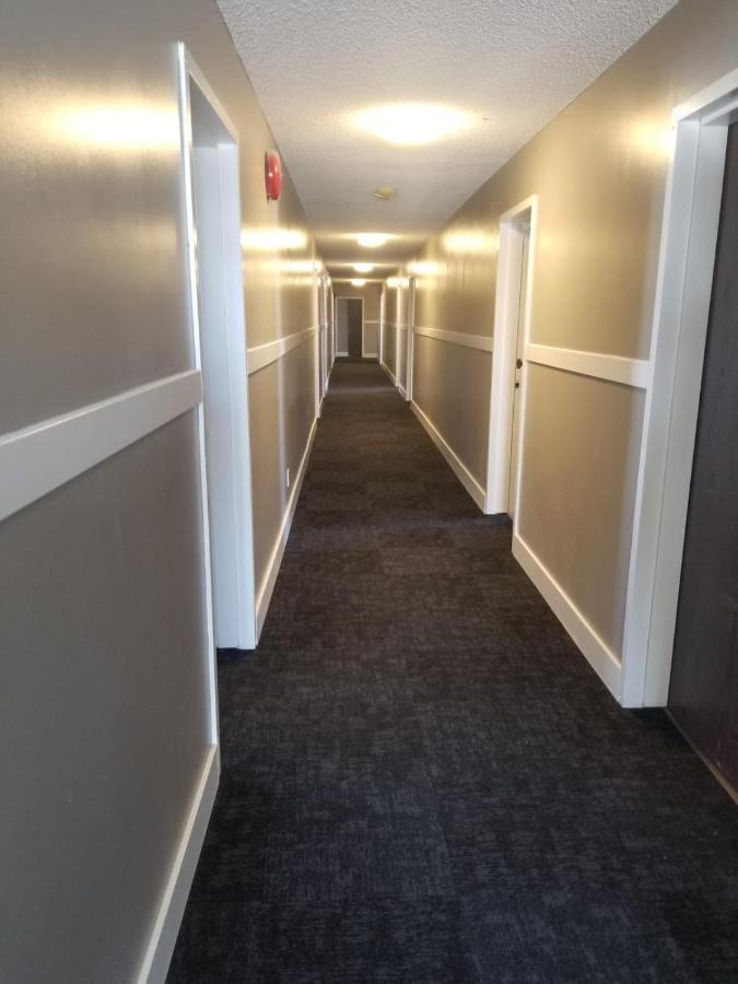 7 Day'S Hotel Lamont Екстер'єр фото