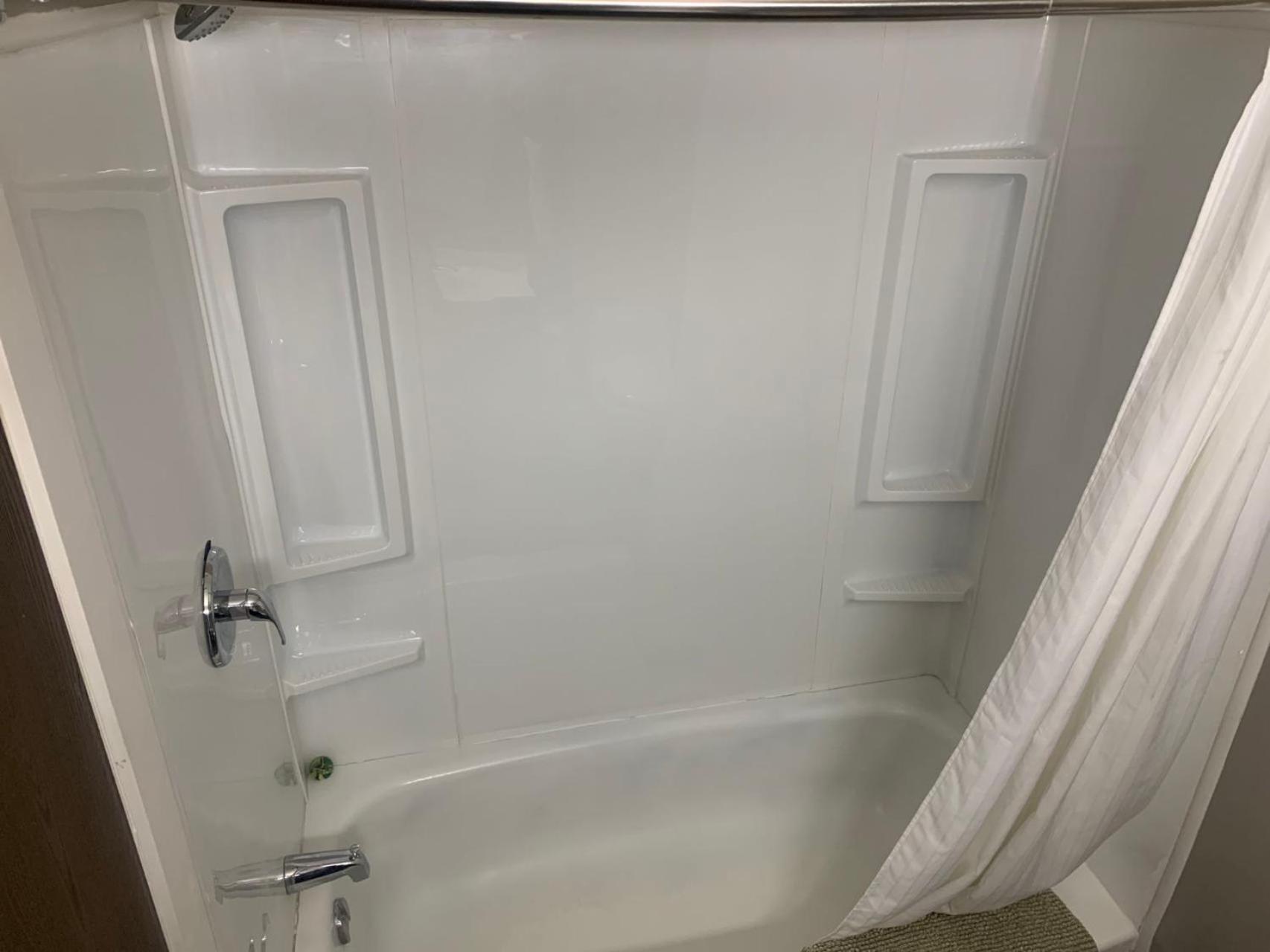 7 Day'S Hotel Lamont Екстер'єр фото